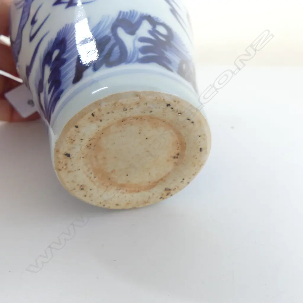 CHINESE B/W VASE H.165mm Image 1++