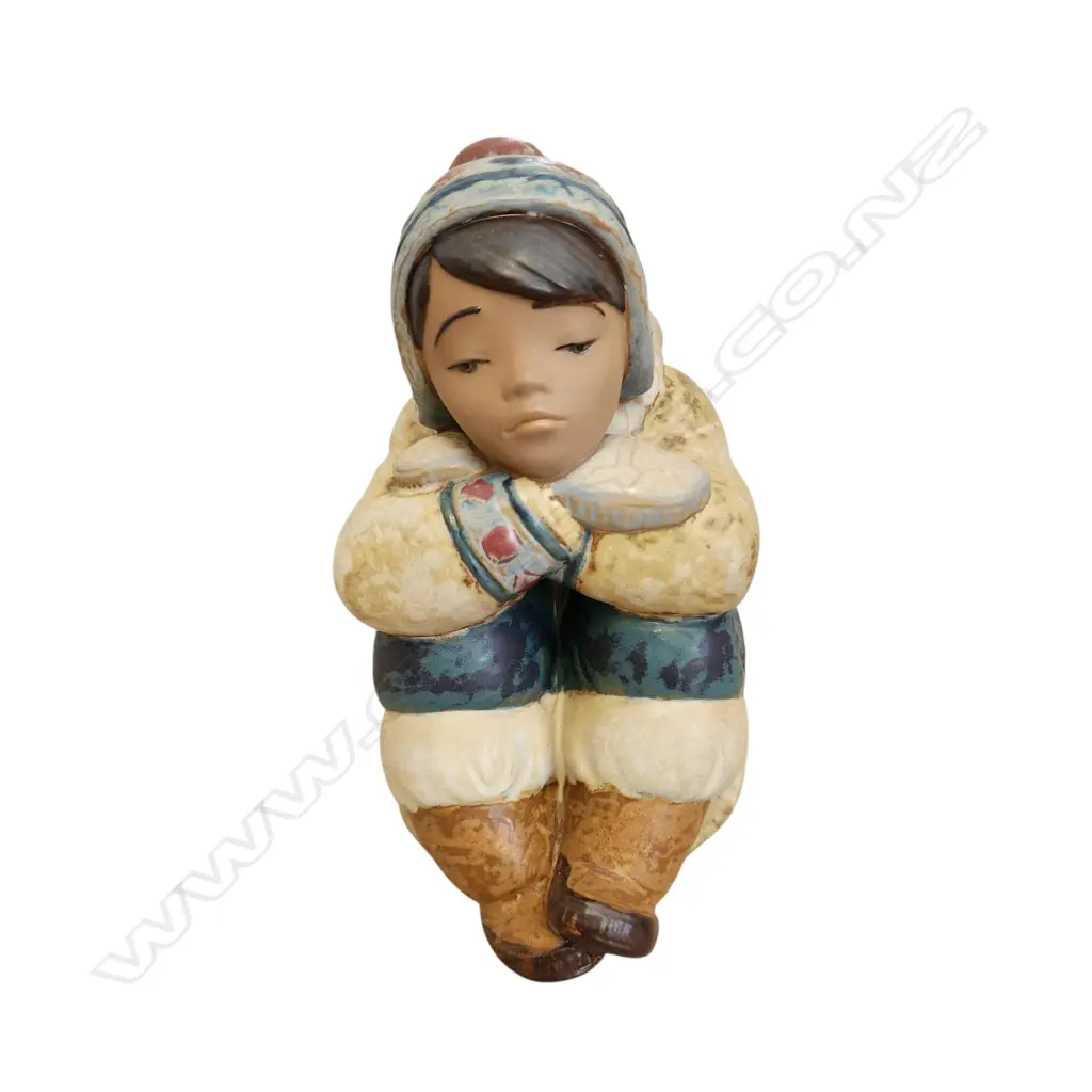 LLADRÓ "PENSIVE ESKIMO BOY" PORCELAIN FIGURINE 180 x 100 Image 1++