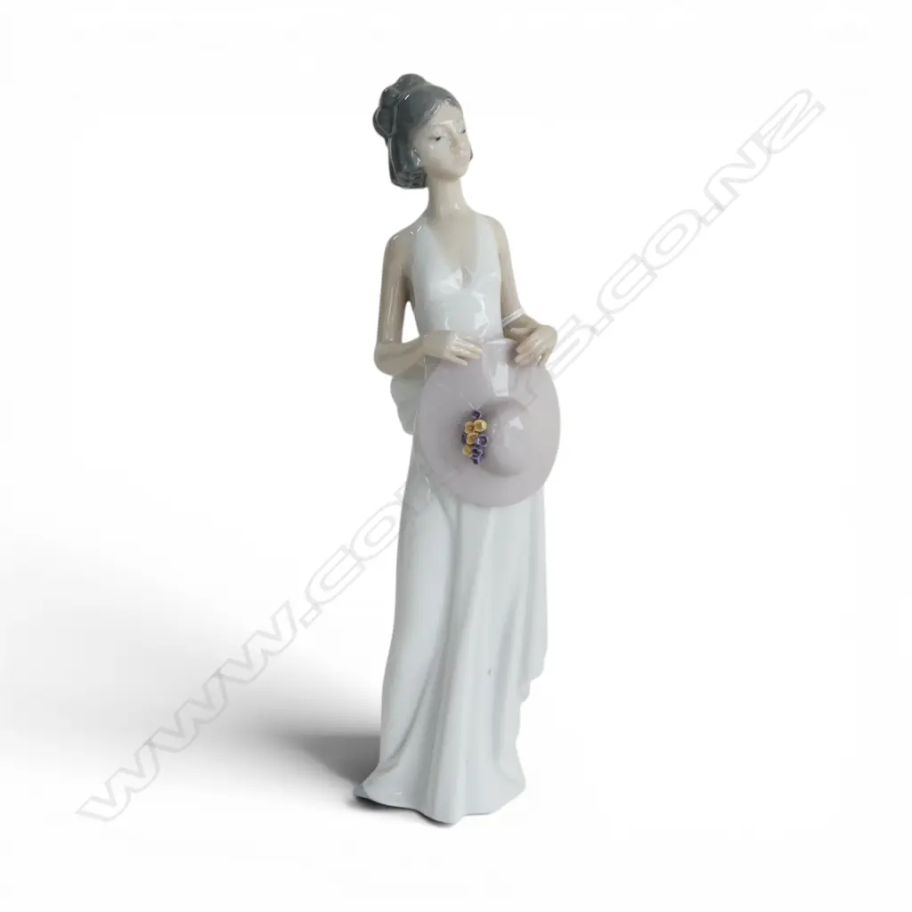 LLADRO #05597 'SUMMER SOIRE' H.205mm + BOX Image 1++