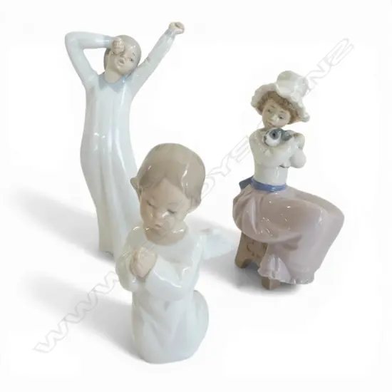 LLADRO ANGEL FIGURINE + 2 NAO FIGURINES H.210mm