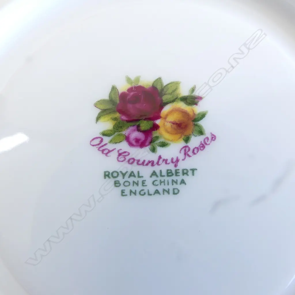 20 PCE ROYAL ALBERT TEA SET; 6 TRIOS (SHORT 1 SAUCER), MILK JUG, SUGAR BOWL, CAKE PLATE Image 1++