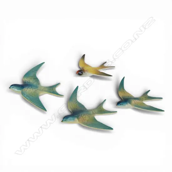 4 CROWN LYNN 'SWALLOW' BIRD WALL HANGINGS No. 547 - 2 & 3, one unstamped, faults L.140mm
