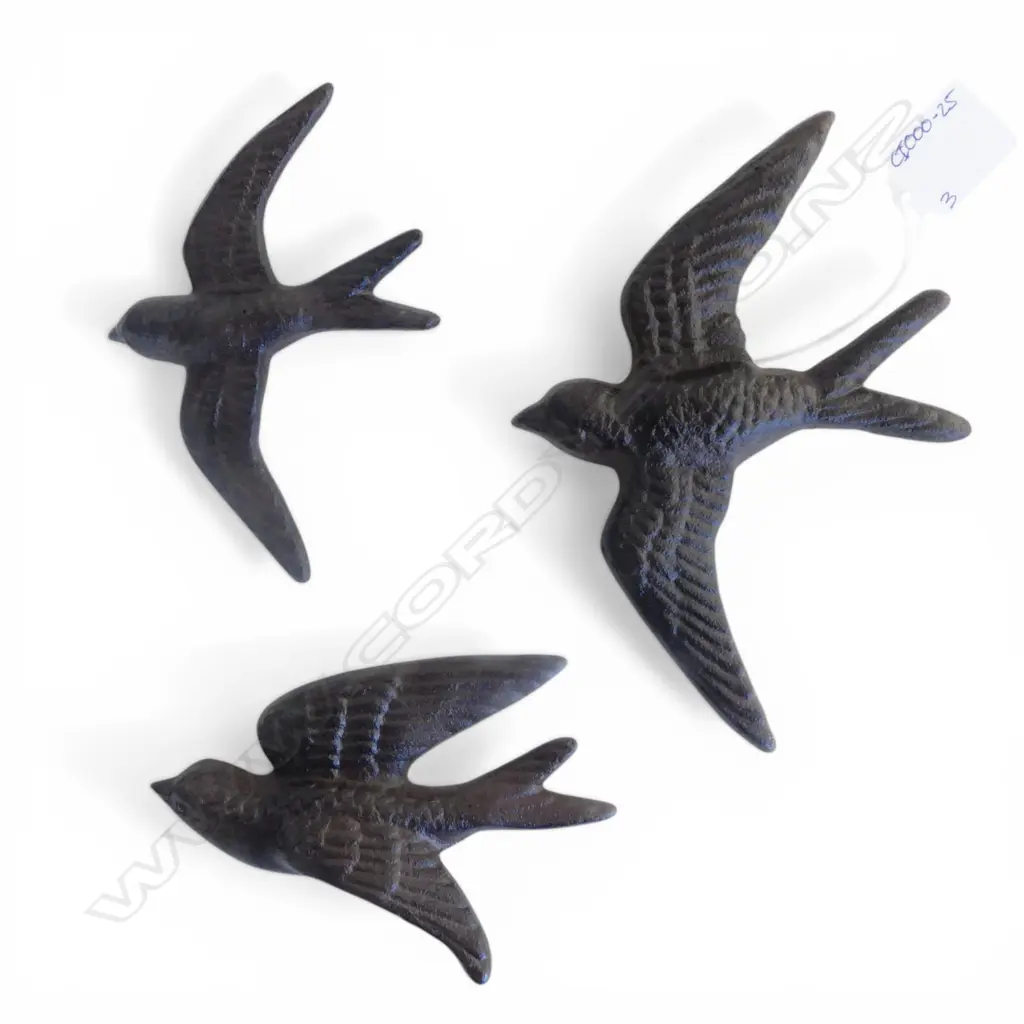 THREE CAST METAL WALL HANGINGS W.125mm Image 1++