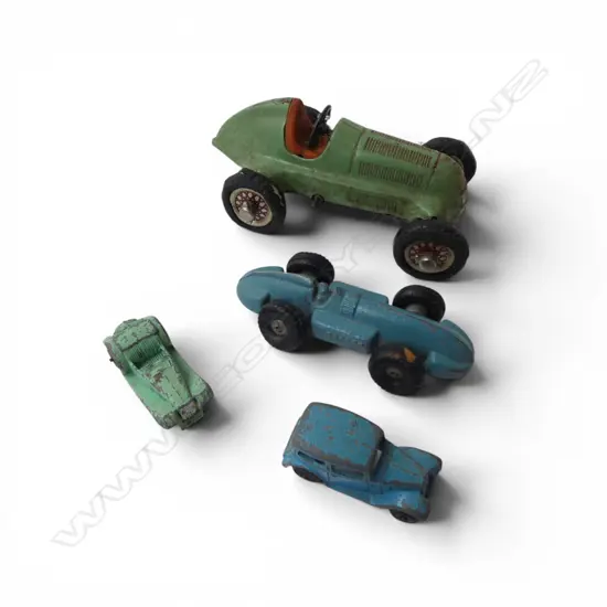 4 VINTAGE MODEL TOY CARS INCL. SCHUCO STUDIO 1050 L.135mm