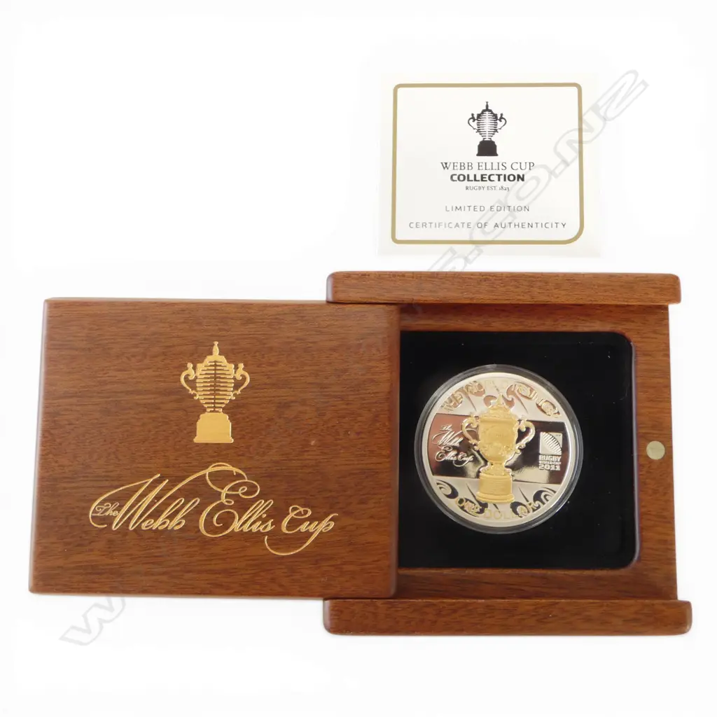 BOXED 2011 N.Z. WEBB ELLIS CUP 1oz. .999 SILVER & .999 GILT PROOF COIN Image 1++