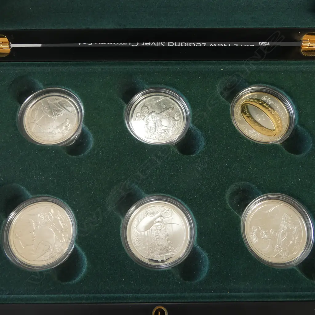 CASED 2003 N.Z. THE LORD OF THE RINGS COIN SET, SCENES IN SILVER, 6x $1 .925 SILVER, 169.68gms TW Image 1++