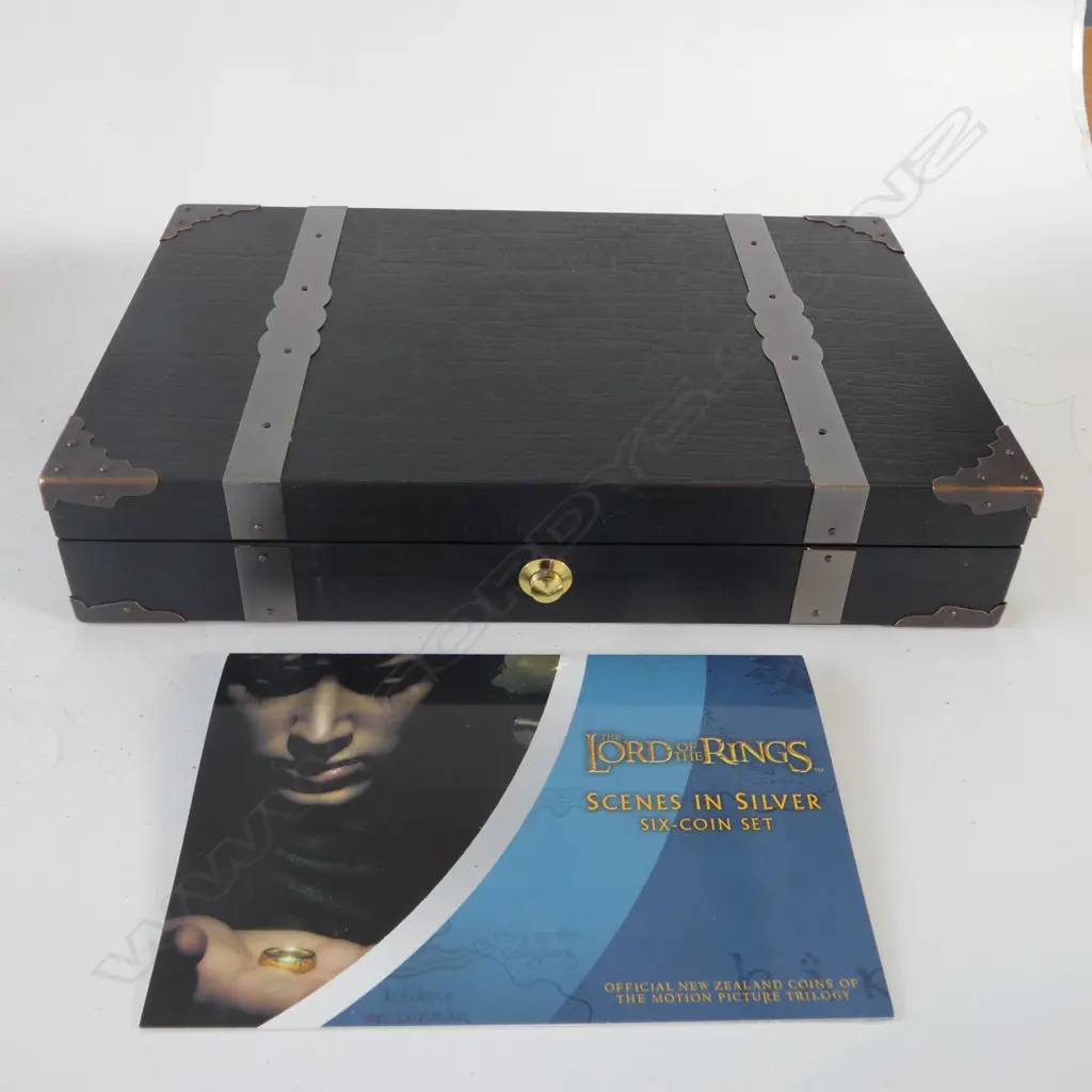 CASED 2003 N.Z. THE LORD OF THE RINGS COIN SET, SCENES IN SILVER, 6x $1 .925 SILVER, 169.68gms TW Image 1++