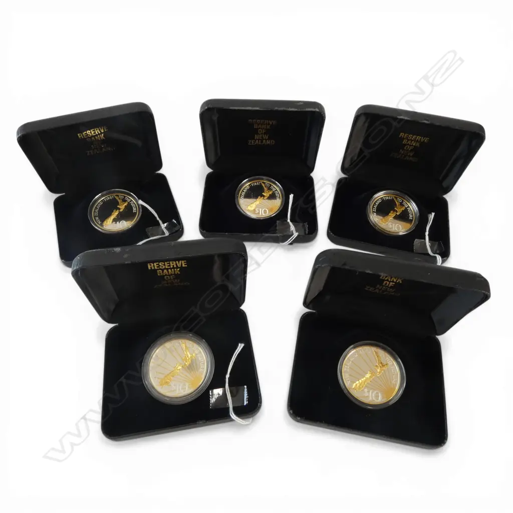 5 CASED N.Z. 1999 - 2000 MILLENNIUM .925 SILVER PROOF $10 COINS, 141.40gms TW cases worn Image 1++
