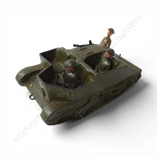 VINTAGE BRITAINS LEAD MODEL ROYAL TANK & OPERATORS 