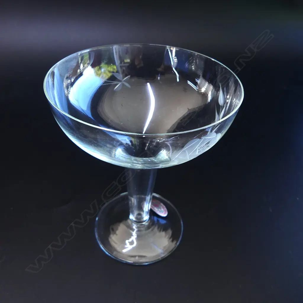 8 HOLLOW STEM CHAMPAGNE GLASSES H.115mm 1 AF + 6 OTHER H.110mm Image 1++