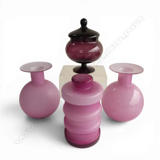 4 PCS MID CENTURY PINK & PURPLE GLASS