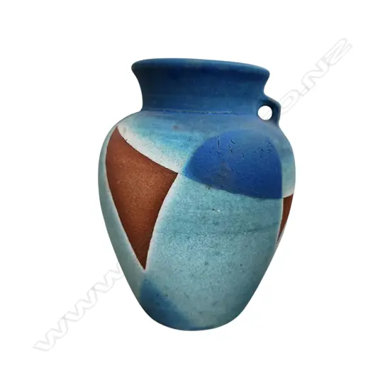CERAMIC VASE W ABSTRACT DESIGN MATTE TEXTURED FINISH 190 x 120 mm