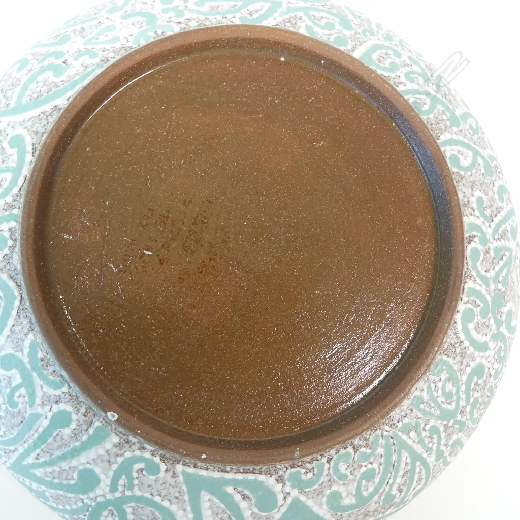 KEUM SUN LEE lidded dish, pale koru designs, dia.235mm, small chip to rim Image 1++