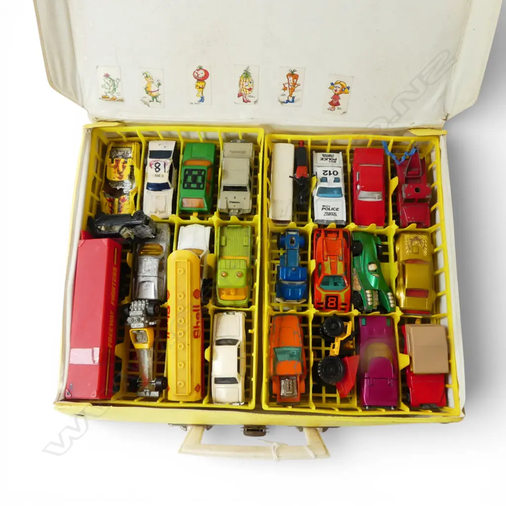 Vintage 'Mini Auto Box' toy car carry case with collection of Matchbox cars & vehicles Image 1++