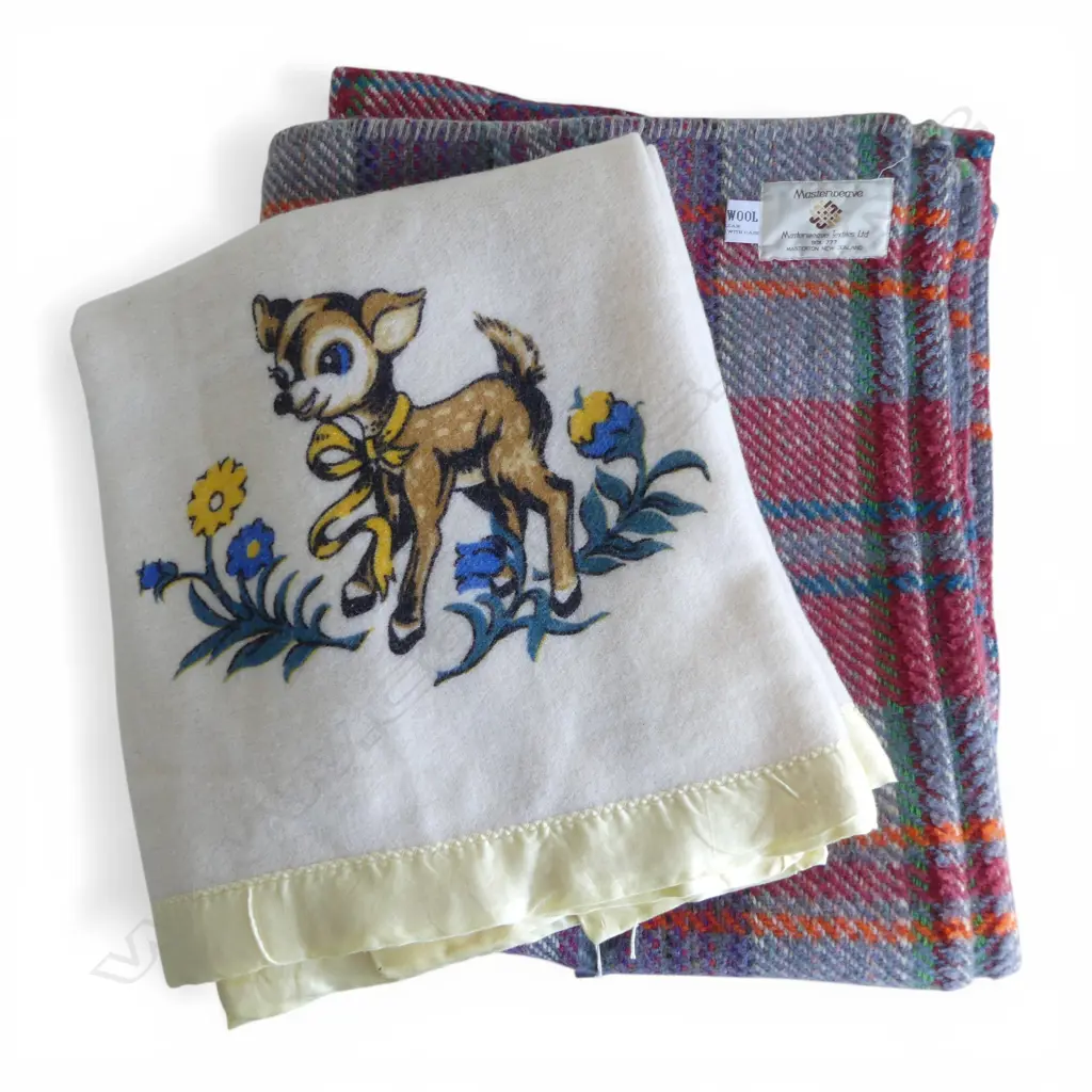 2 WOOL BLANKETS; MASTERWEAVE MASTERTON, PRINCESS COT BLANKET Image 1++