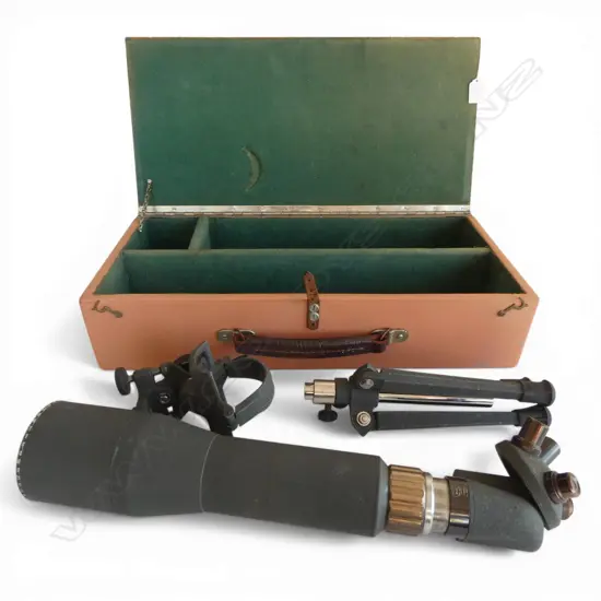 CASED SPOTTER SCOPE; BISLEY DELUXE D=80mm W.545mm