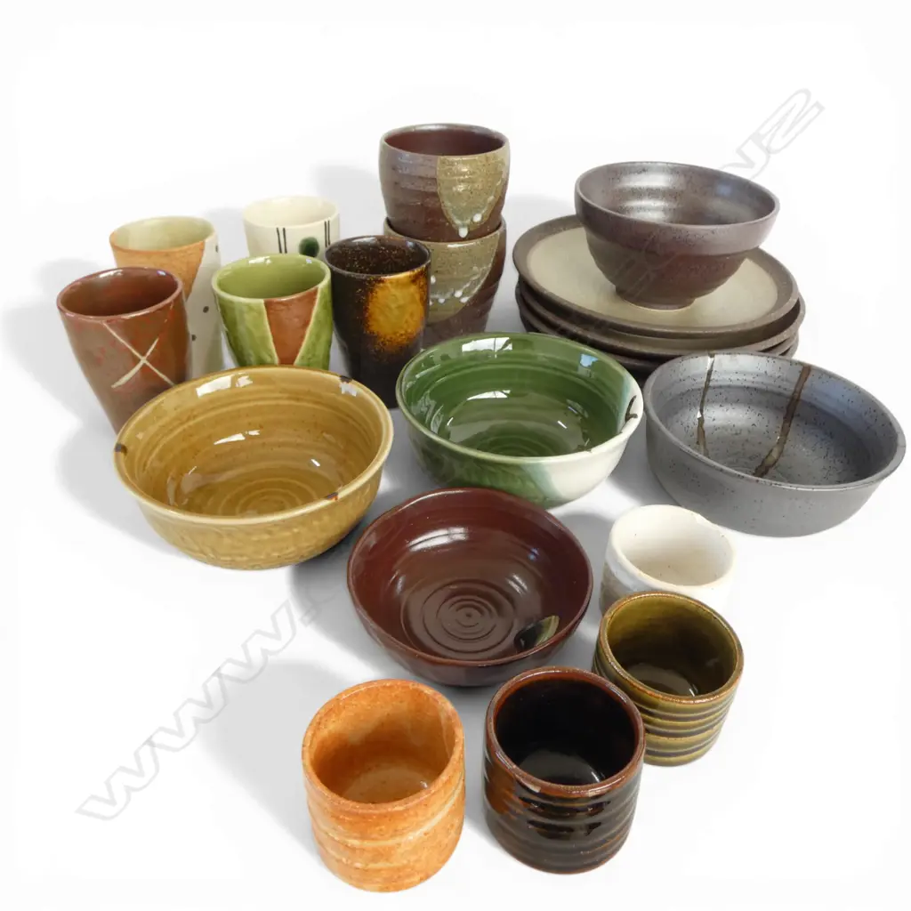 MODERN ORIENTAL TABLEWARE Image 1++