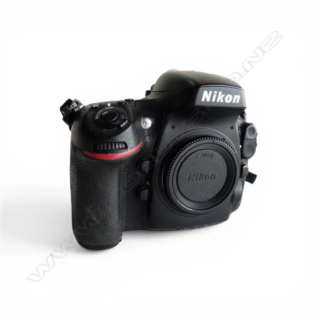 NIKON D800 DIGITAL CAMERA + BATTERY CHARGER MH-25 Image 1++