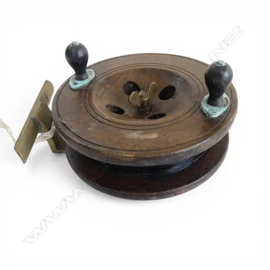 VINTAGE EARLY 20thC OAK WOOD & BRASS REEL