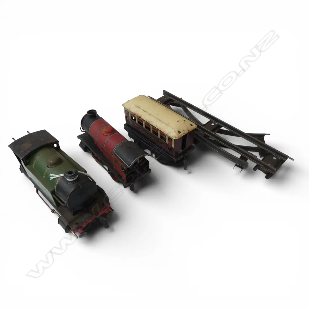 2 VINTAGE TRAINS + CARRIAGE & 3 PCES TRACK Image 1++