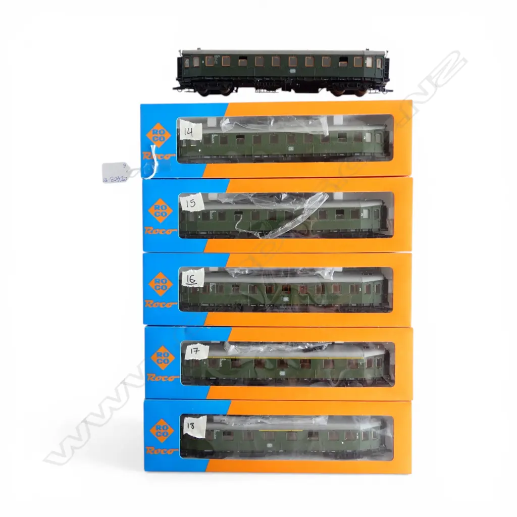 5 BOXED ROCO HO DB 'PIKE COACHES' + LOOSE; 3x 44439, 44444, 44450 Image 1++