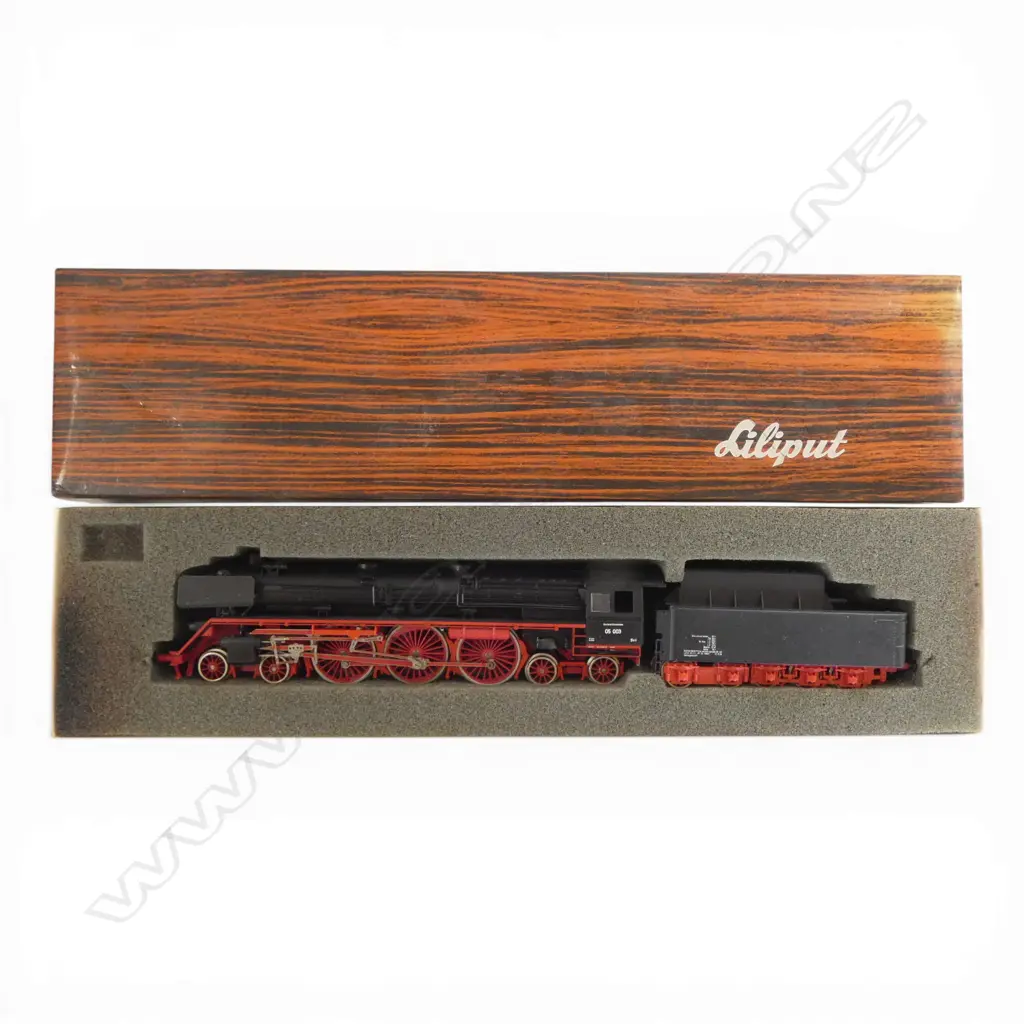 BOXED LILIPUT HO DB STEAM LOCOMOTIVE & TENDER 05 003 10502 Image 1++