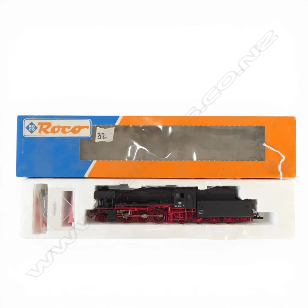 BOXED ROCO HO DB STEAM LOCOMOTIVE & TENDER BR 23 104 43249 Image 1++