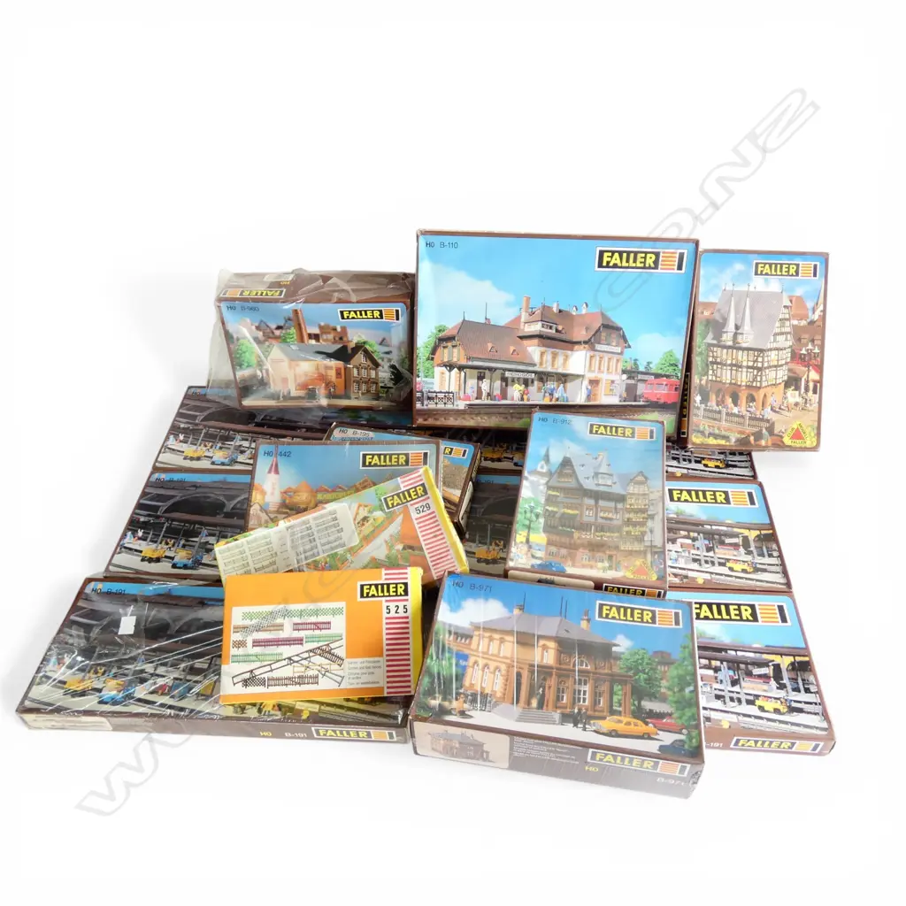 15 ASST. FALLER HO MODEL KITS ... Image 1++
