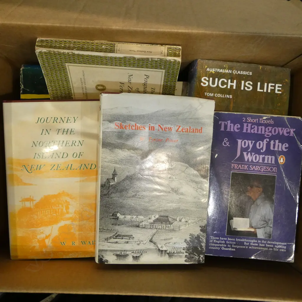 ASST. BOOKS; NZ LITERATURE INTEREST Image 1++
