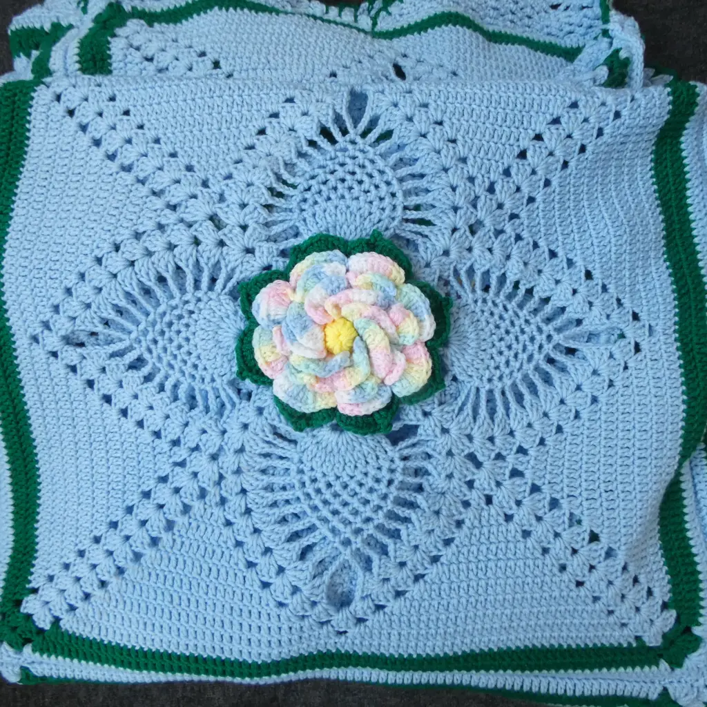 CROCHET BLANKET, FLORAL EMBELLISHMENT 3000 x 2100 cm Image 1++