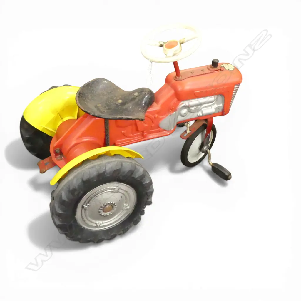 VINTAGE TRIANG TRIKE TRACTOR H.540mm Image 1++