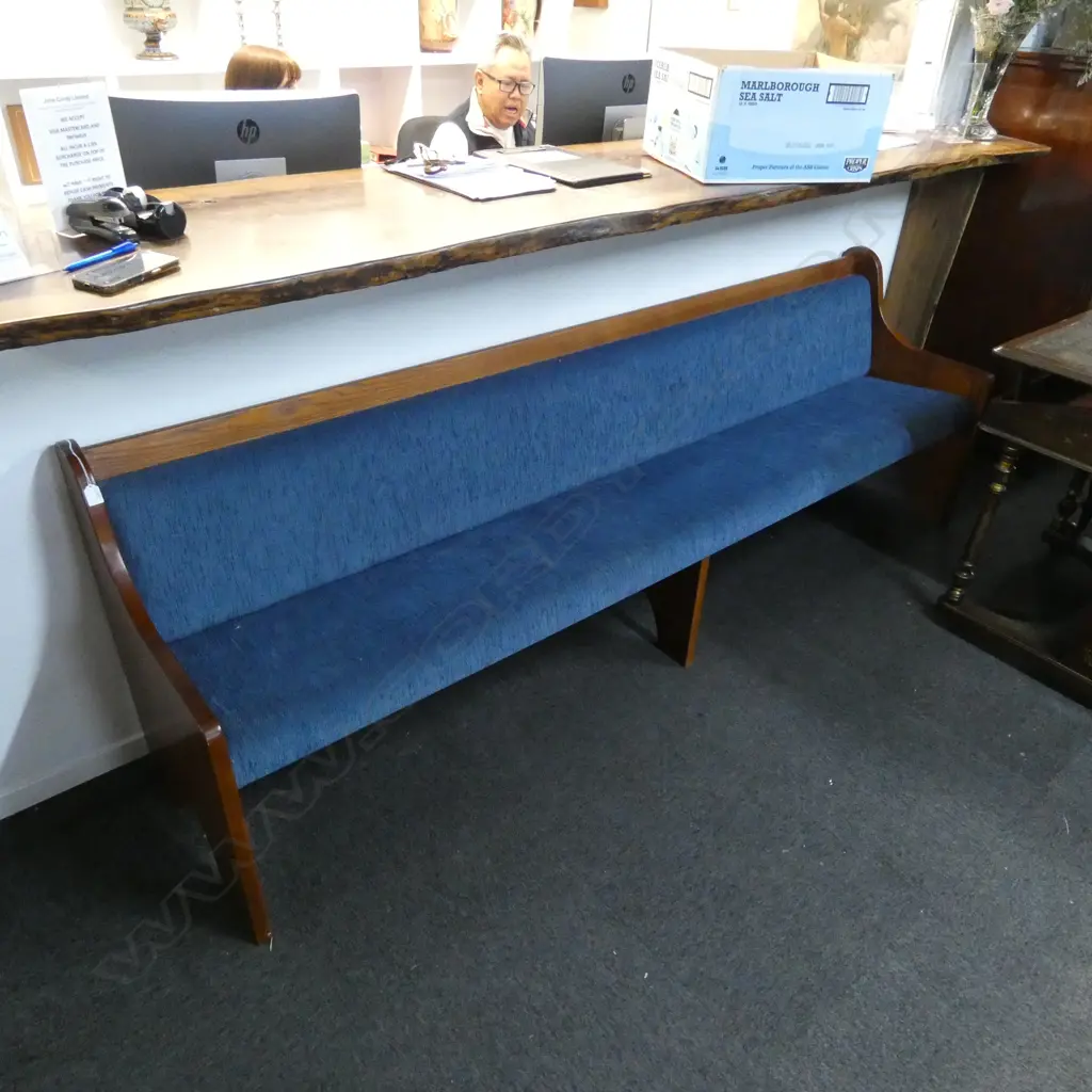 UPHOLSTERED CHURCH PEW Image 1++