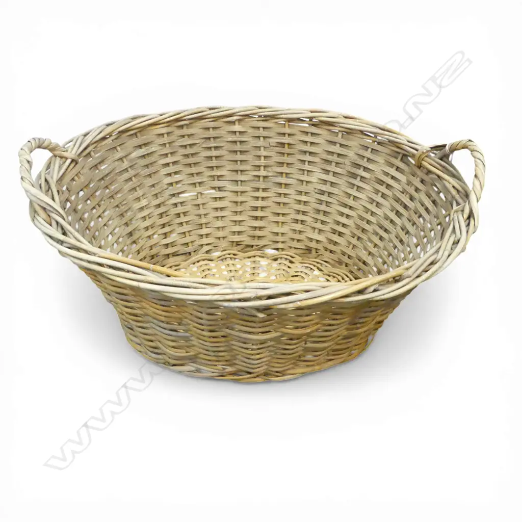 VINTAGE WOVEN WICKER STORAGE/ LAUNDRY BASKET, L.670mm, W.530mm Image 1++
