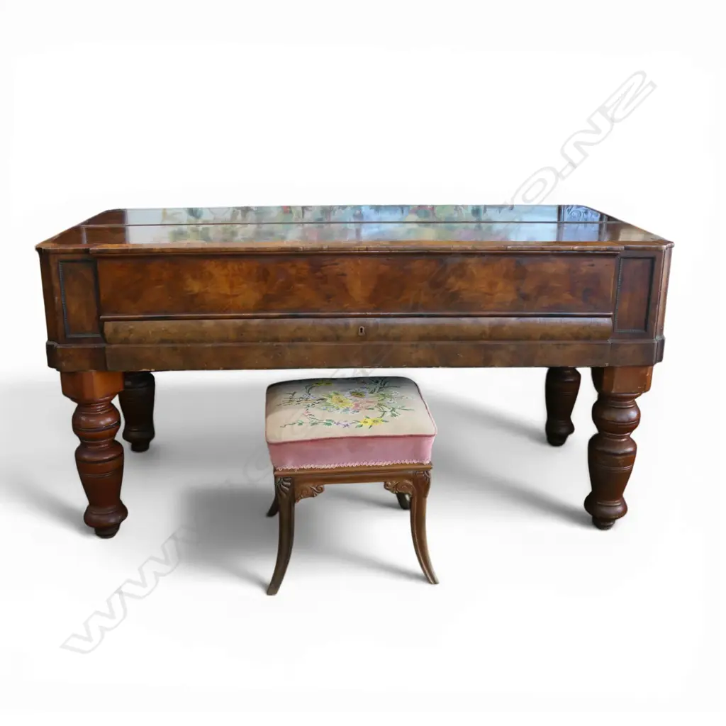 An early 19thC walnut harpsichord, Image 1++