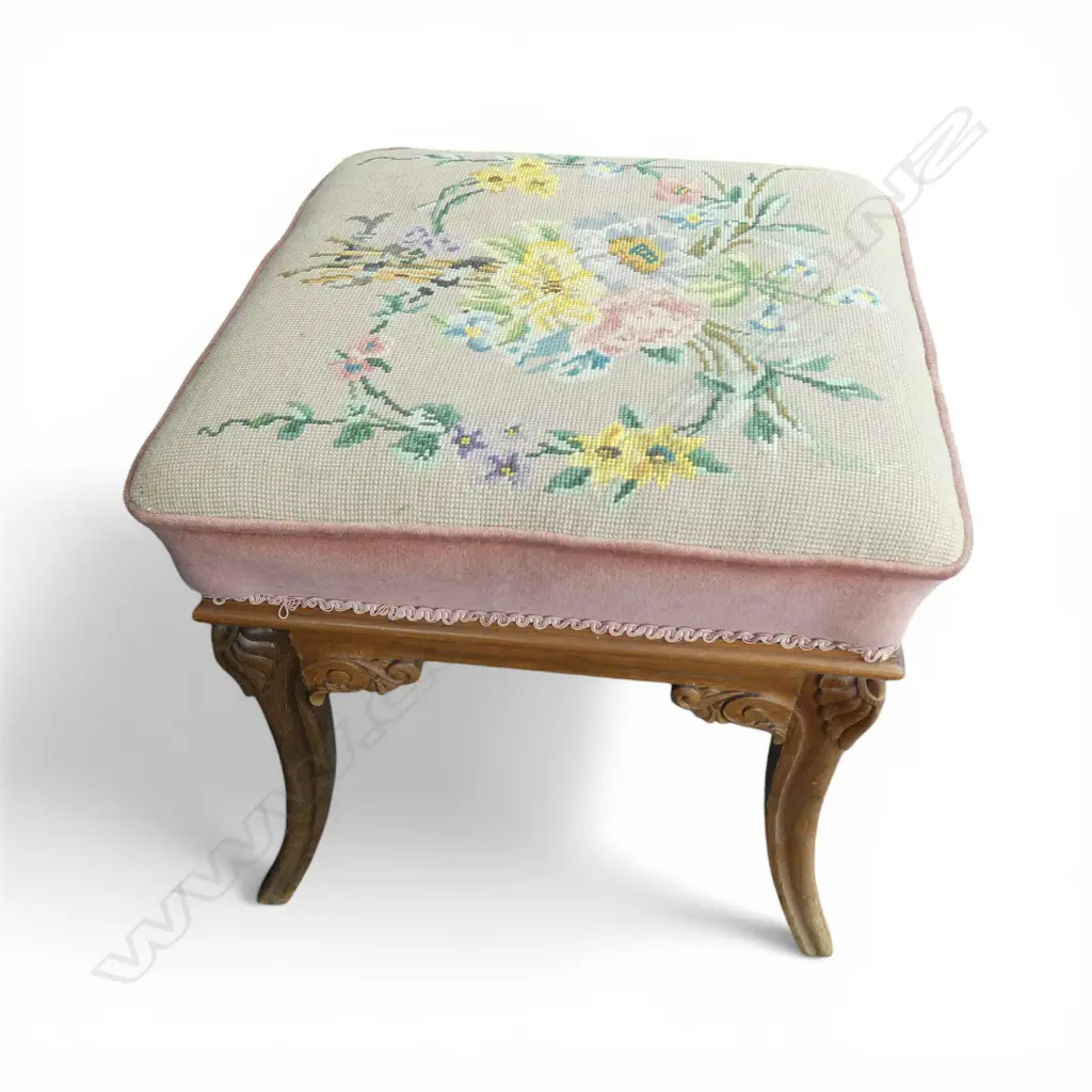 ANTIQUE STYLE STOOL WITH TAPESTRY TOP Image 1++