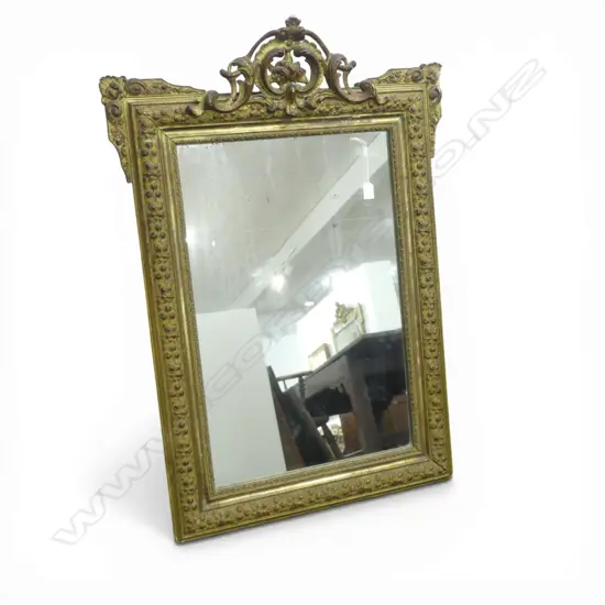GILT FRAMED MIRROR 1030x740mm