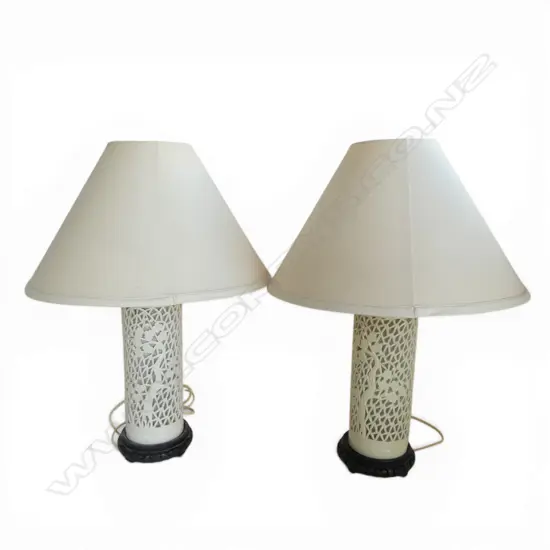 PR ORIENTAL TABLE LAMPS, WHITE CERAMIC BASES H.610mm
