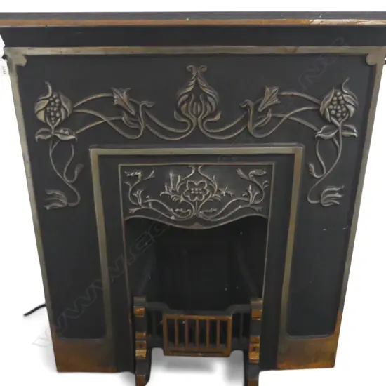 CAST IRON FIRE PLACE SURROUND w. ART NOUVEAU DESIGN  840x970mm