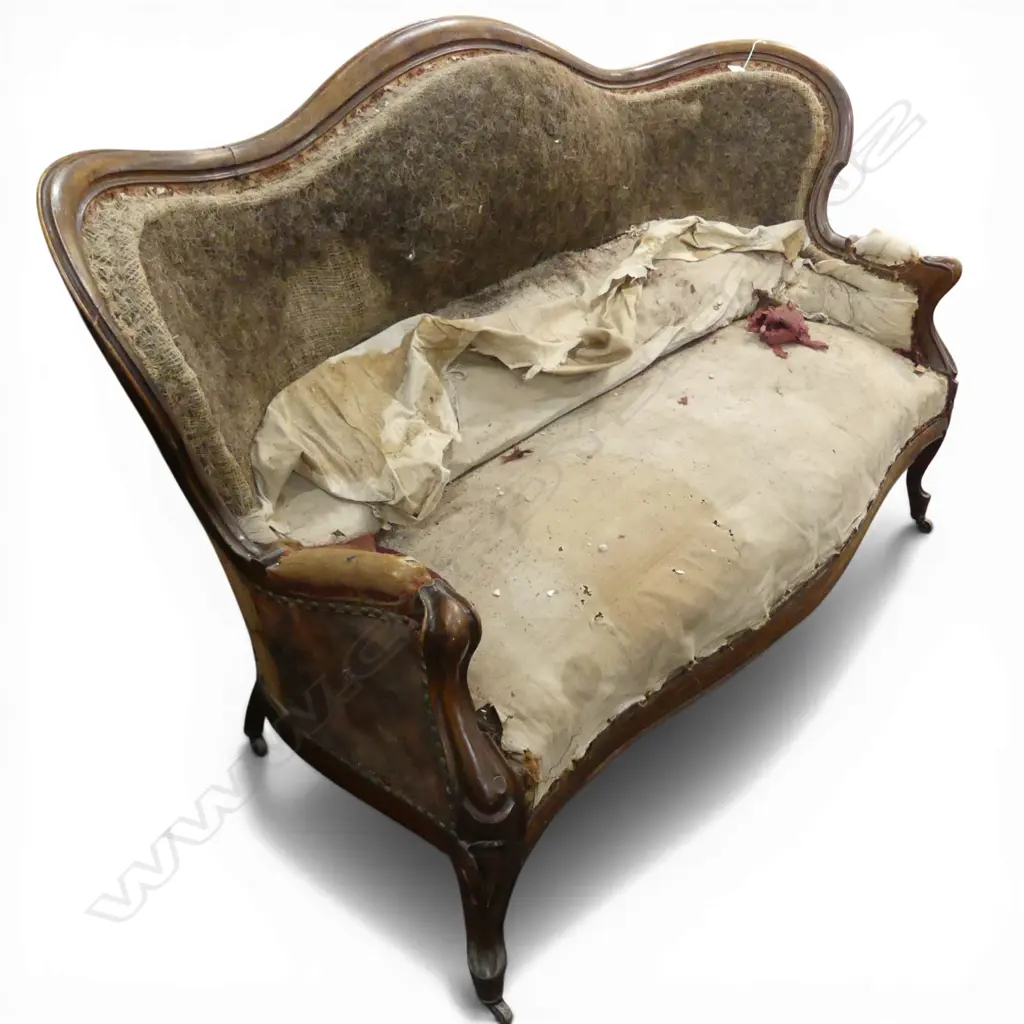 ANTIQUE FRENCH SOFA needs to be upholstered W.1750mm Image 1++