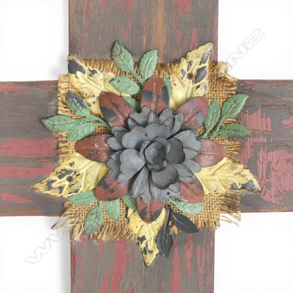 WOOD WALL HANGING CROSS WITH METAL FLOWERS DECORATIONS, H.450MM Image 1++