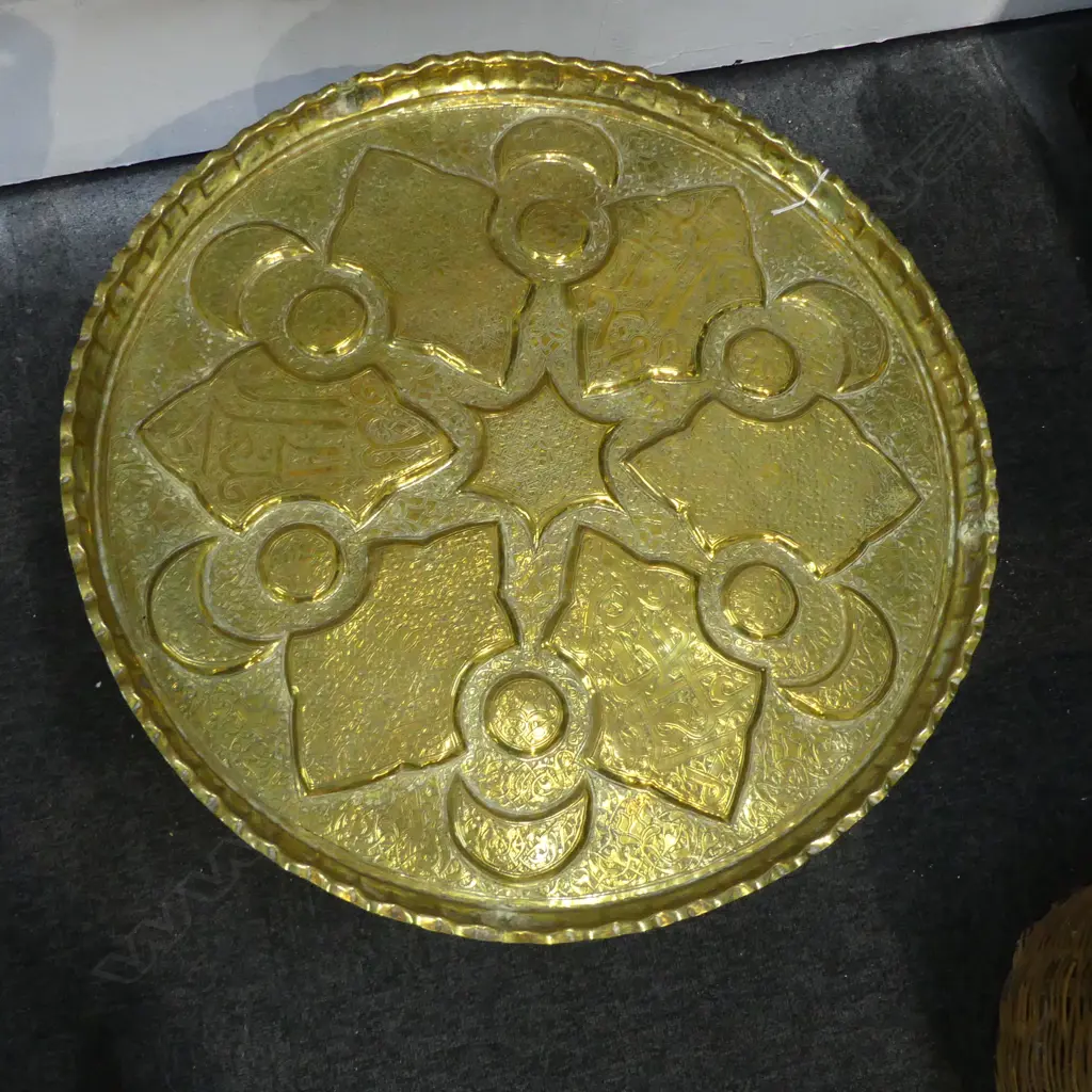 MIDDLE EASTERN / MOORISH BRASS TRAY SIDE TABLE 540mm dia Image 1++