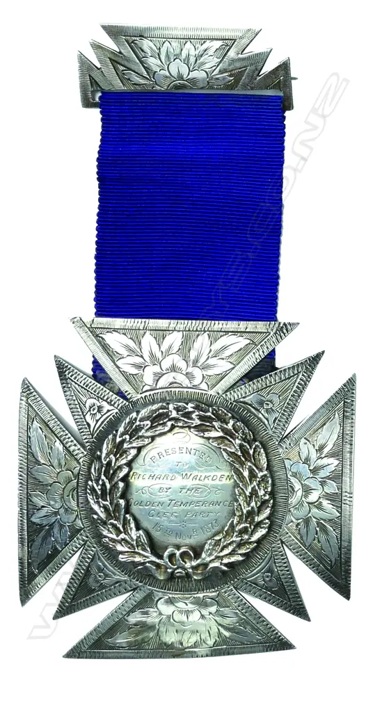 A large 19thC New Zealand silver engraved presentation Maltese Cross Image 1++