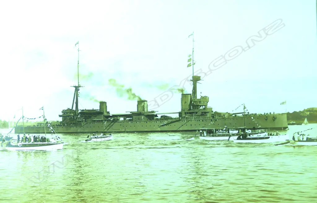 A large format WWI warship photo 'HMS New Zealand' Image 1++