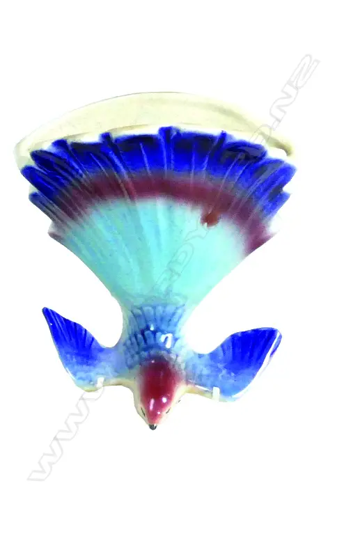 An uncommon Titian fantail wall vase Image 1++