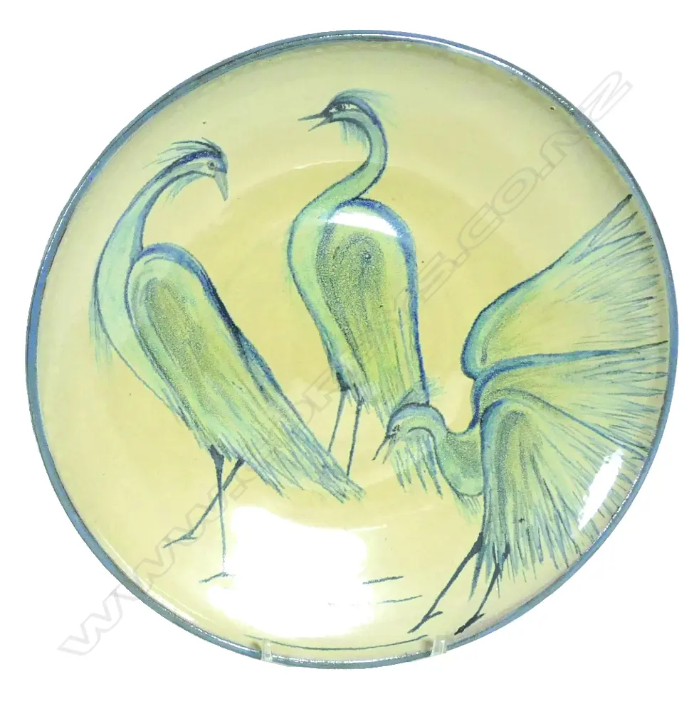 An Elizabeth Lissaman large wall plate Image 1++