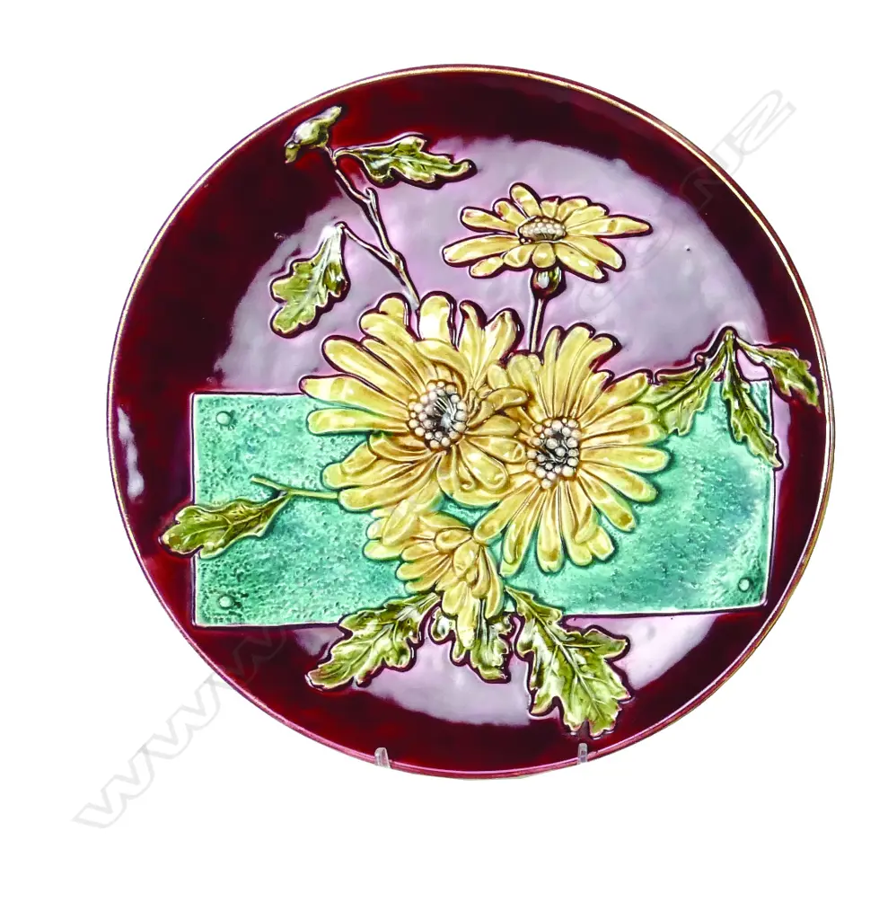 A c.1900 Schutz Majolica wall plate Image 1++