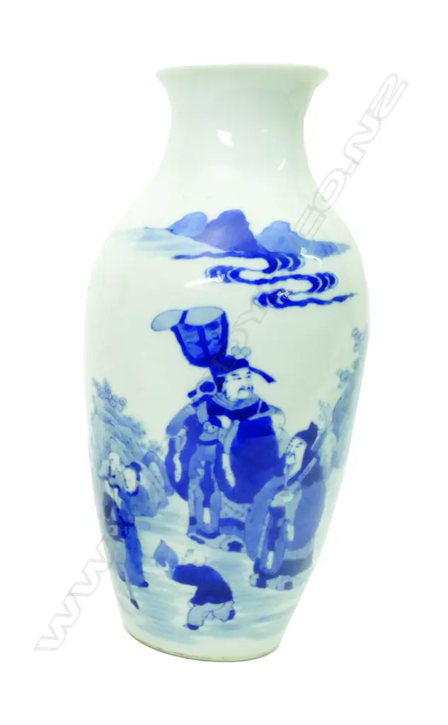 A Chinese porcelain blue and white vase Image 1++