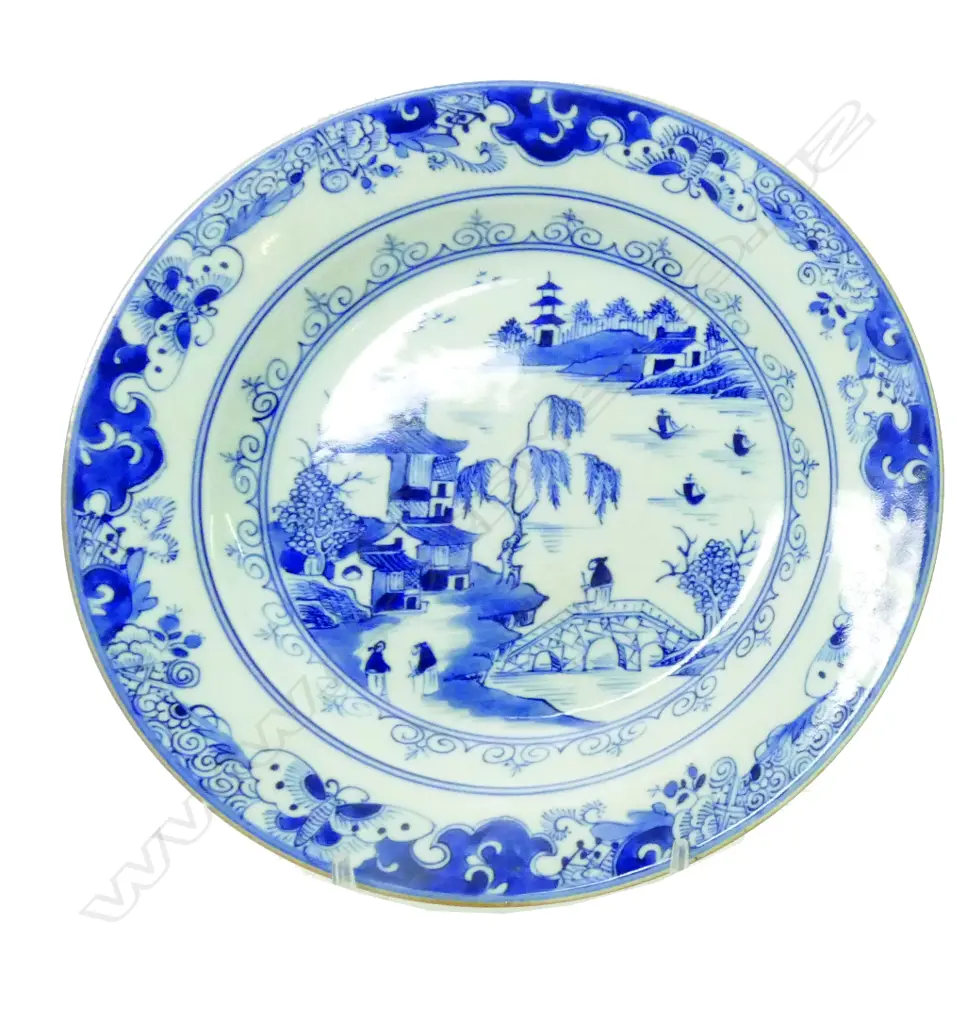 A Chinese porcelain blue and white plate Image 1++