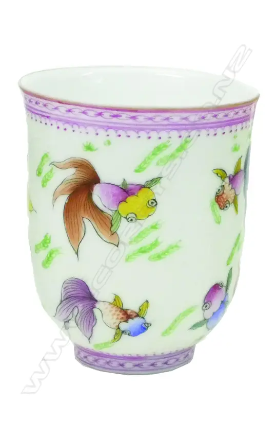 A Chinese porcelain beaker cup Image 1++