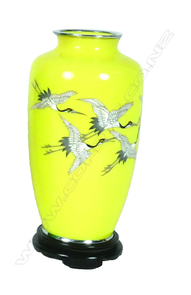 A Japanese silver wire cloisonne vase Image 1++